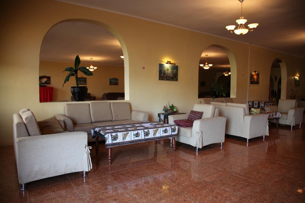 Highview Hotel Karatu Luaran gambar